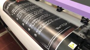 Интерьерная печать на самоклеющейся пленке в tprint