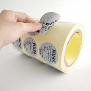 Печать двухсторонних наклеек Печать двухсторонних наклеек