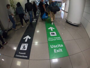 Печать рекламных наклеек в Москве