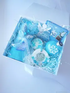 Голубая упаковка для косметики онлайн
