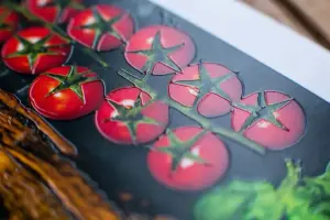 Печать с лаком недорого