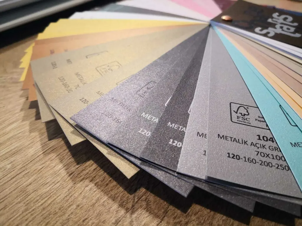 Дизайнерский картон для изготовления визиток – в чем его преимущества? недорого в tprint | фото 0