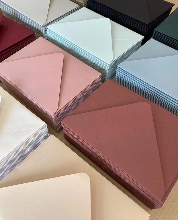 Изготовление конвертов из дизайнерской бумаги недорого в tprint | фото 4 Изготовление конвертов из дизайнерской бумаги недорого в tprint | фото 4