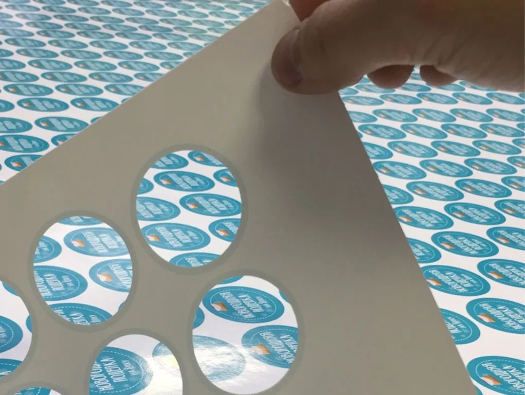 Печать ламинированных наклеек недорого в tprint | фото 5 Печать ламинированных наклеек недорого в tprint | фото 5