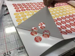Печать наклеек и стикеров недорого